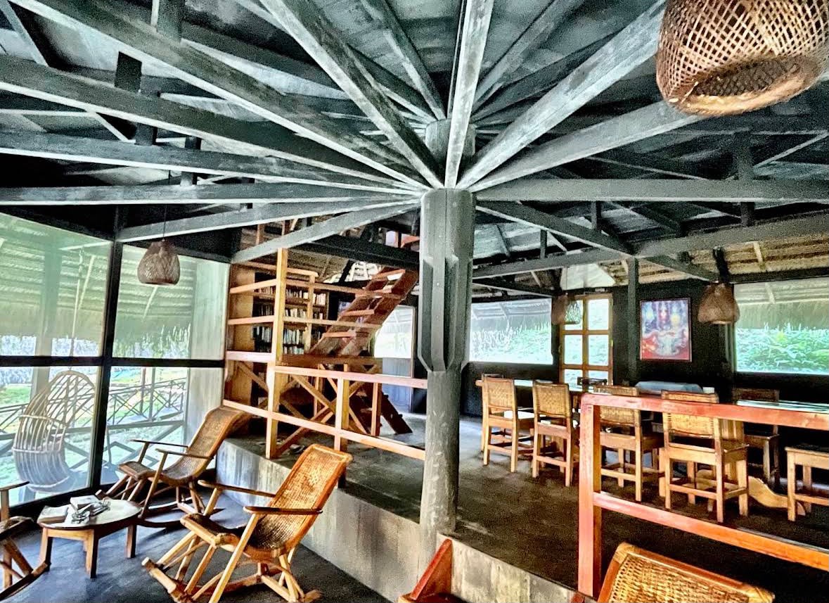 Interior of the big house dining and gathering room at Dreamglade
